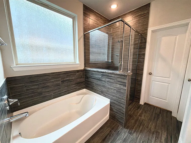 415 Northern Pike Dr — Photo 14