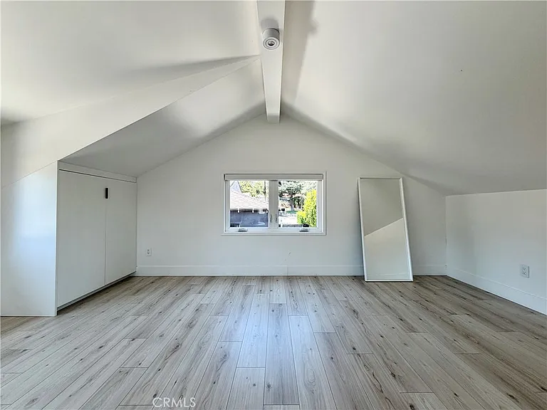 2536 Mayfield Ave #1/2 — Photo 9