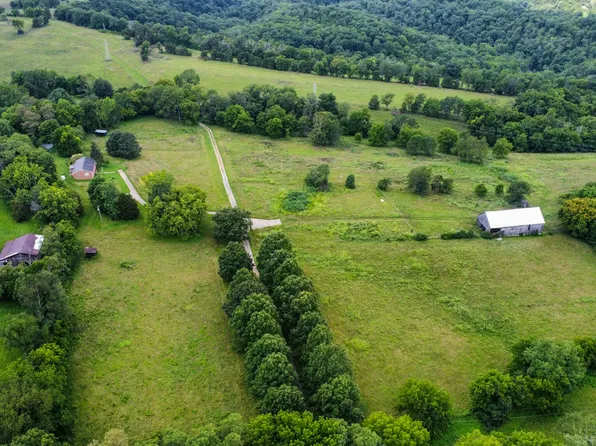 1233 Corman Ln, Nicholasville, KY 40356
