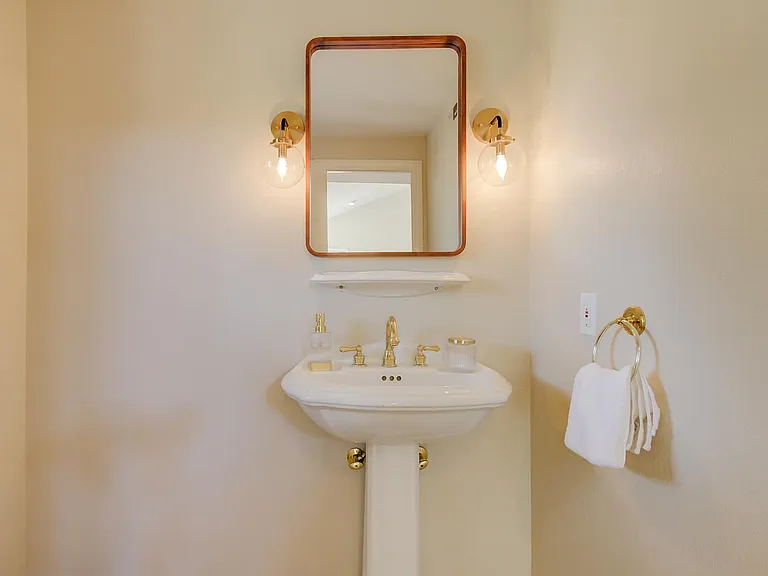 25425 Mandarin Ct — Photo 5