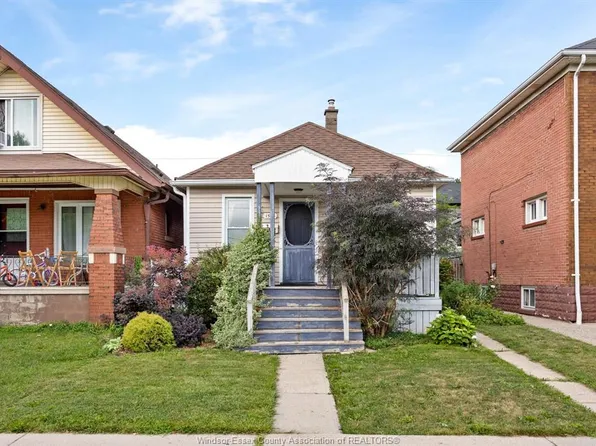 1545 Lillian Ave, Windsor, ON N8X 4A9