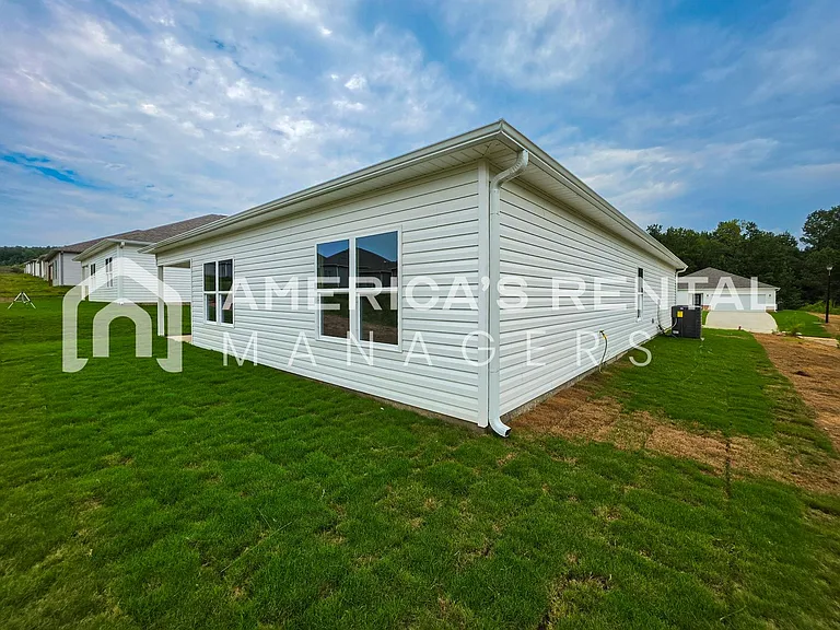 10304 Squires Way — Photo 51
