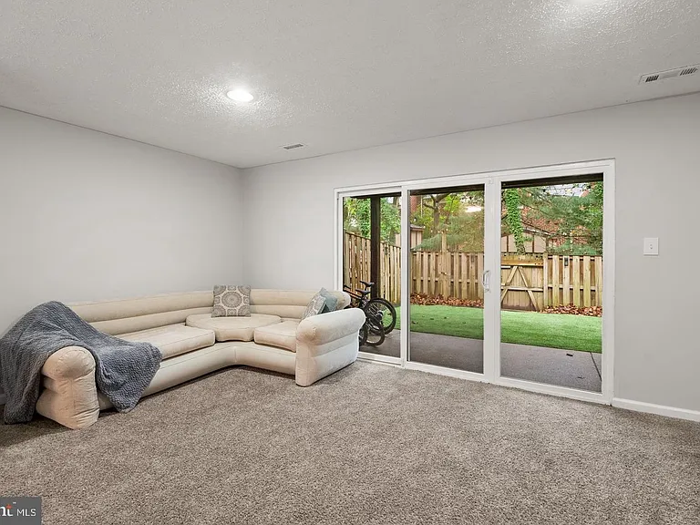 18005 Sunset Lake Ct — Photo 29