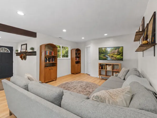 4934 Cedar Dr, Camino, CA 95709