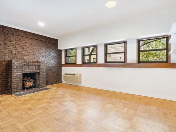 260 West 22nd Street image 1 of 6