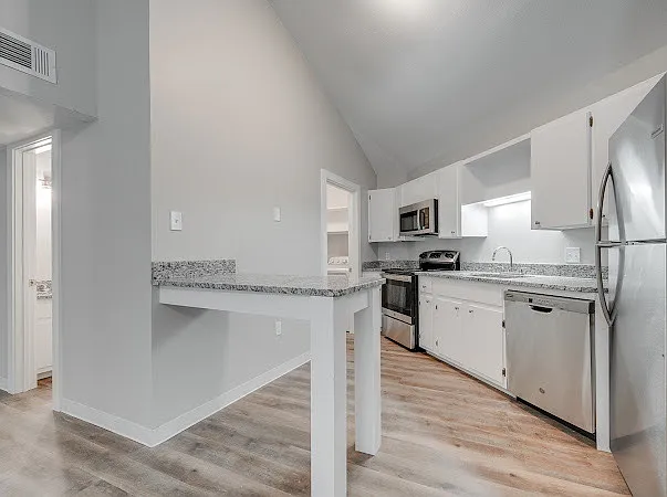 1313 Elm St #1 — Photo 8