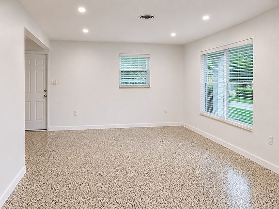 3rd image of 2542 Tulip St
