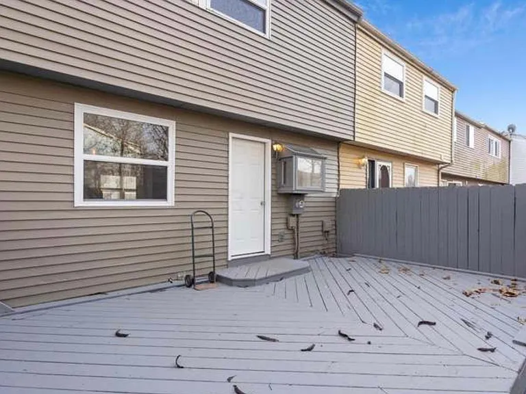 4382 Biscayne Ct — Photo 29