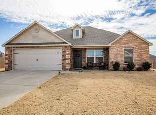 1361 General Fagan Dr, Prairie Grove, AR 72753
