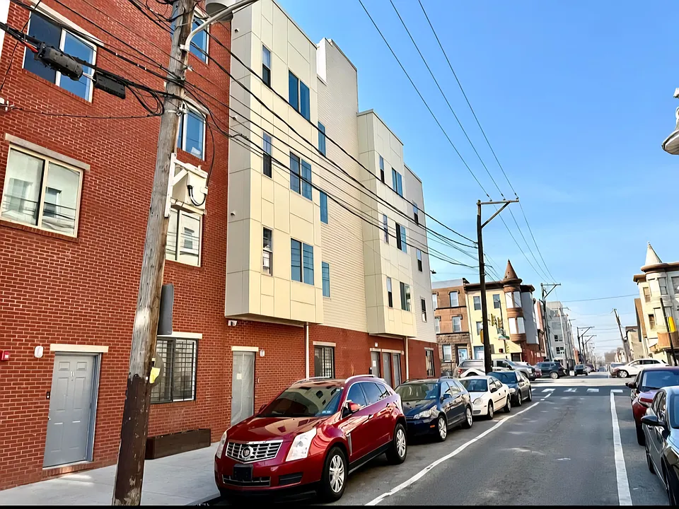 2255 N Broad St #3B-4C