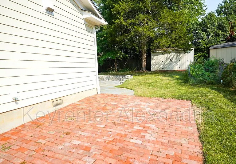 906 Neal Dr — Photo 57