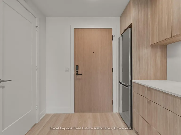 25 Cordova Ave #1714 — Photo 16