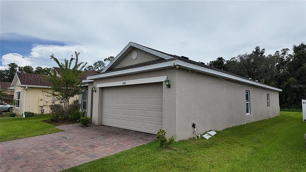 4 bed, 2.0 bath, 1820 sqft, $2,300 — Photo 3