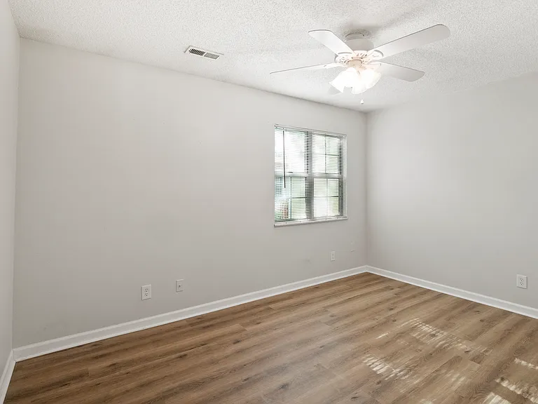 9021 N Swan Cir — Photo 17