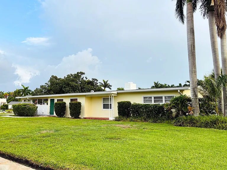 1226 Twin Palm Dr — Photo 4