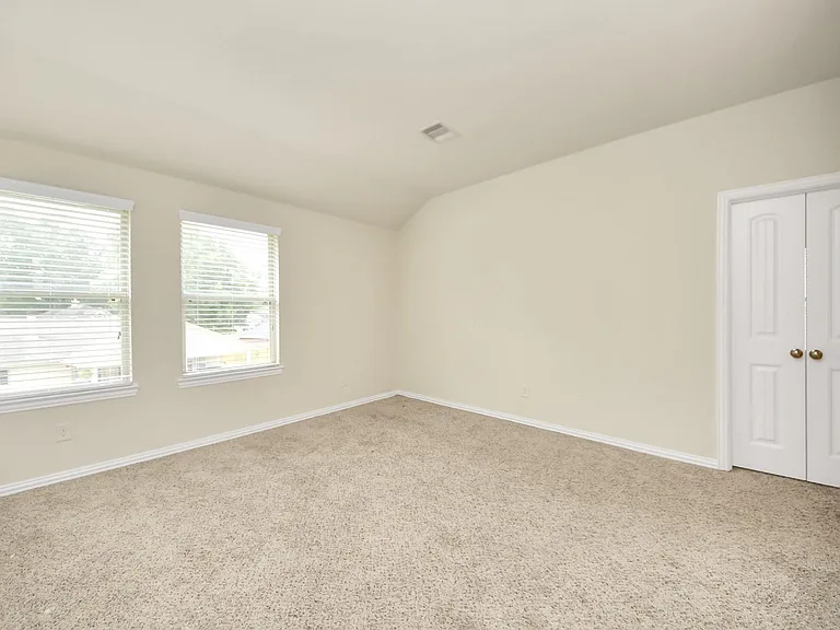 1437 Northwood Springs Dr — Photo 32