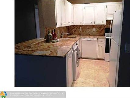 4th image of 2271 NE 68th St APT 2009