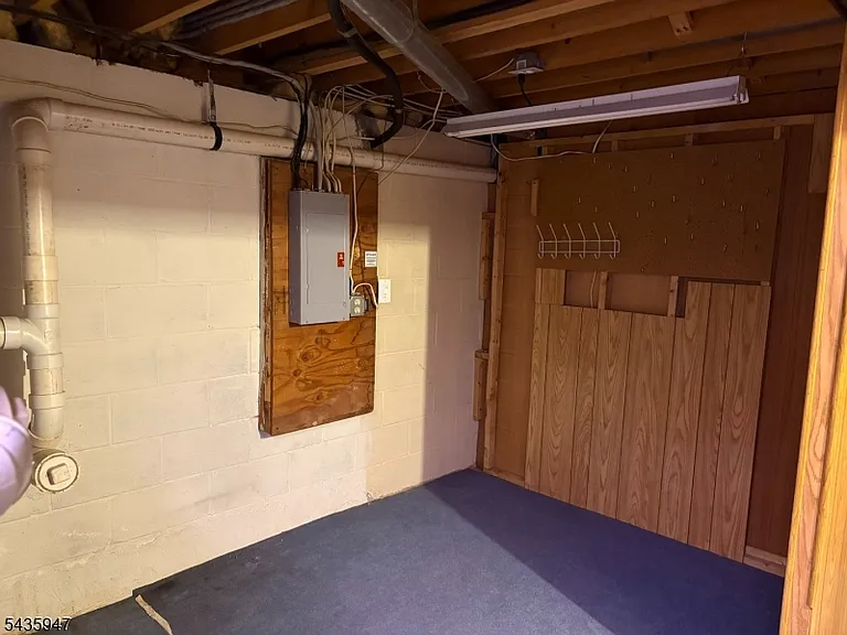131 Locust Ct — Photo 8