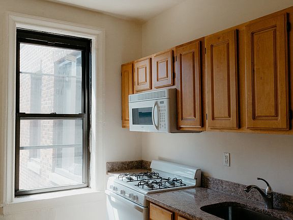 5th image of 724 E 27th St #F5