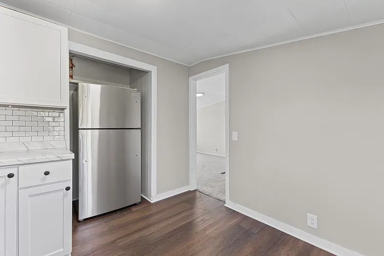 920 Premont Ave #2 — Photo 5