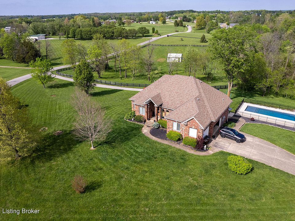 1st image of 269 Fox Run Dr