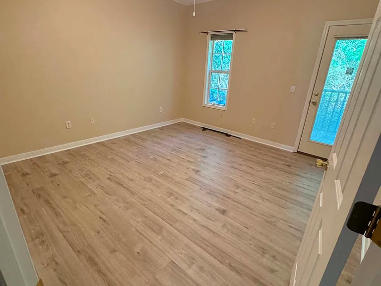 395 Makenzie Ln #395 — Photo 5