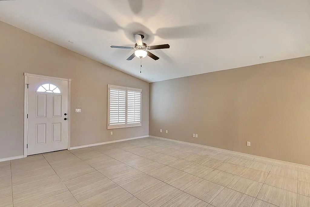 4 bed, 2.0 bath, 1368 sqft, $1,950 — Photo 3