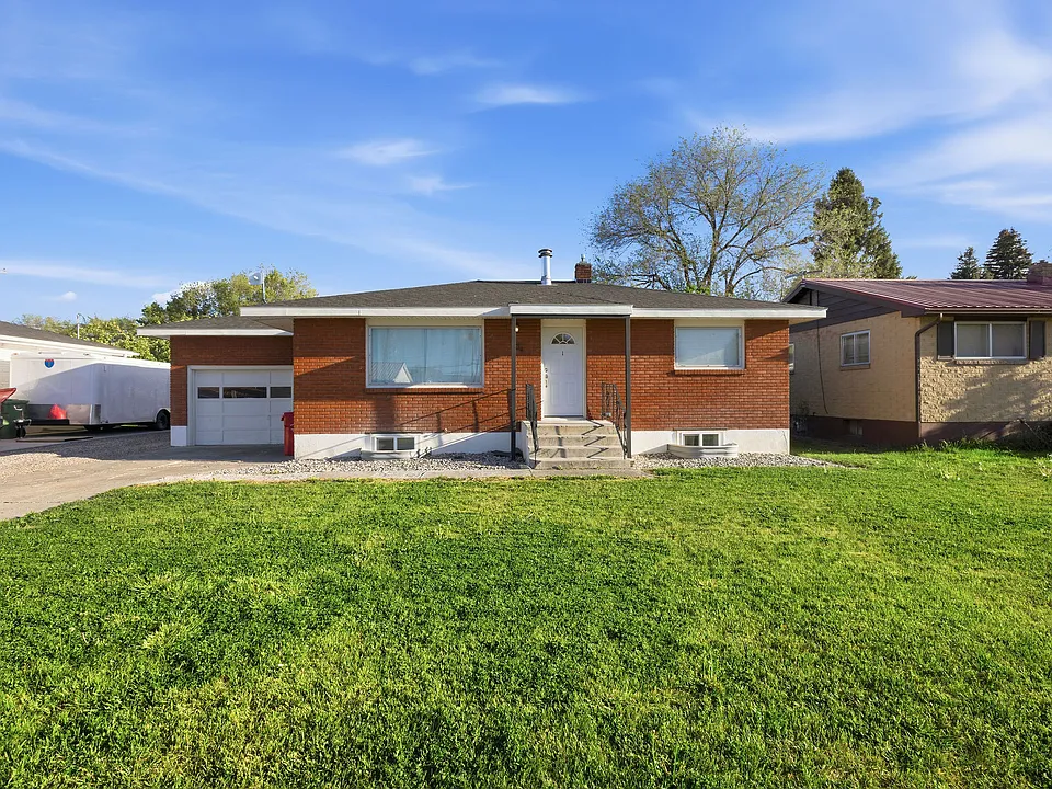 204 Dove Ave #1