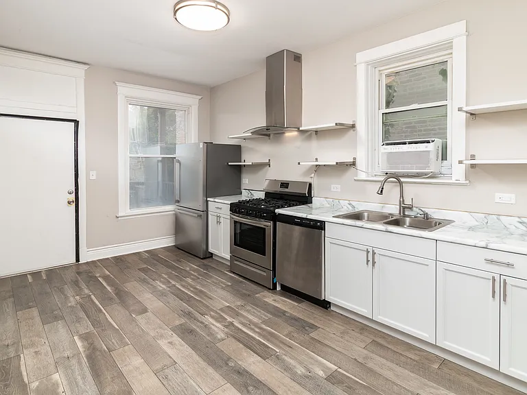 1336 S Washtenaw Ave #2 — Photo 3