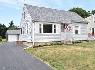 89 Bliss Mine Rd, Newport, RI 02840