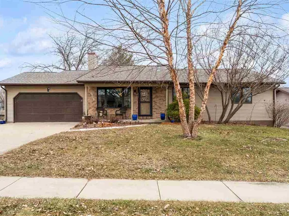 1951 Farrel Dr, Coralville, IA 52241