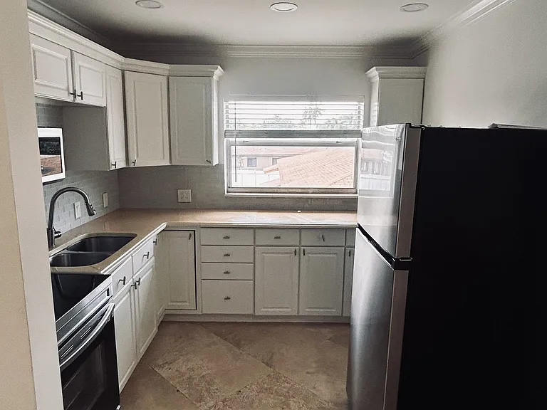 17 NE 2nd Ave #206 — Photo 3