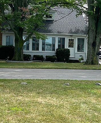 2nd image of 2619 Round Lake Hwy
