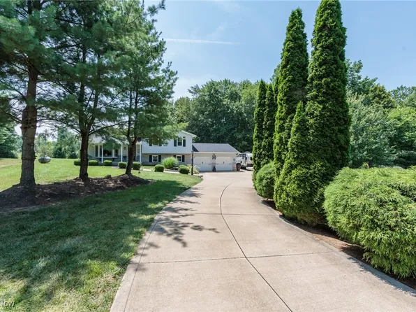 4632 W Britton Rd, Burbank, OH 44214