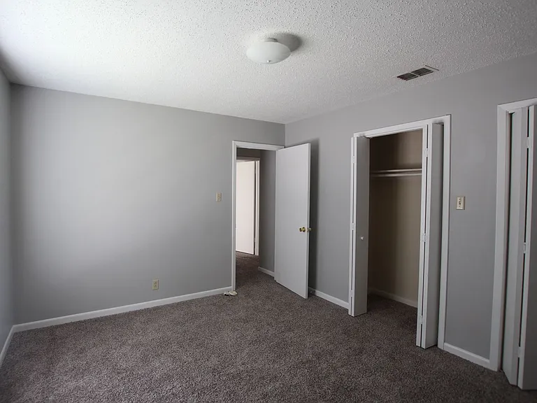 Wyndham Hill Apartments conveniently located in Southeast Tyler — Photo 11
