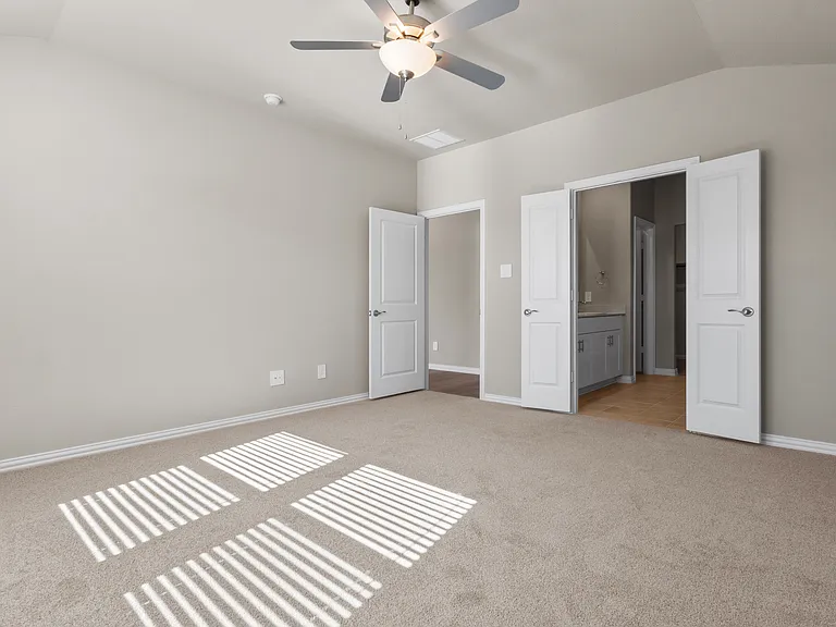 6649 Valley Lake Ln — Photo 14
