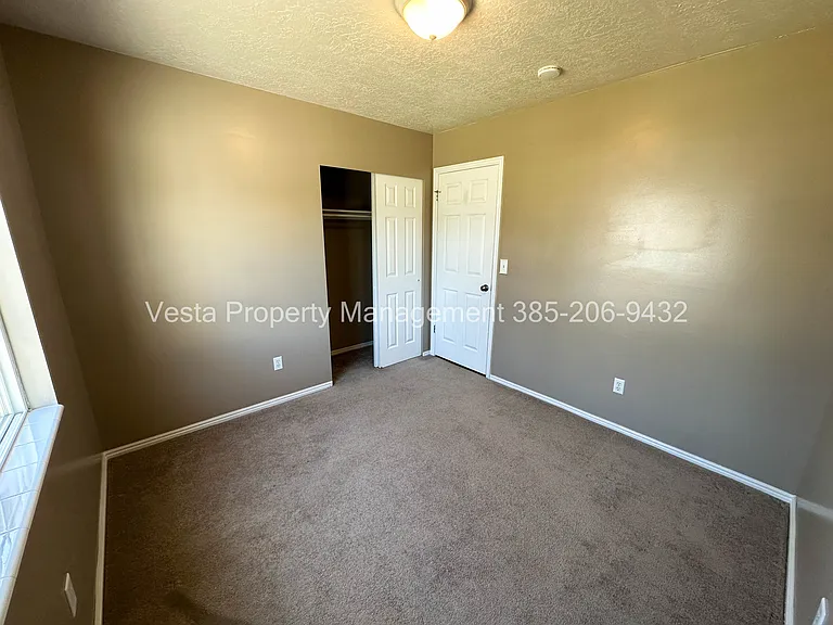 1293 W 570 N — Photo 8
