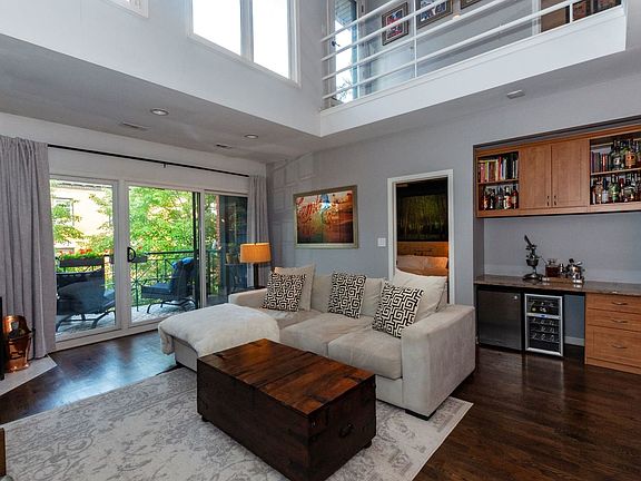 3rd image of 2750 N Dayton St #8