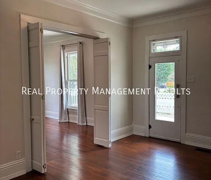 402 W Jennings St — Photo 4