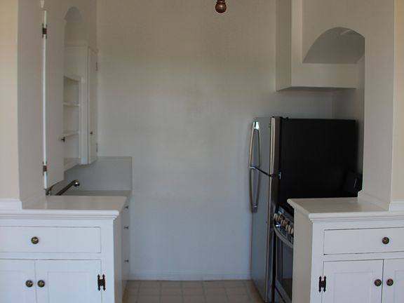 3rd image of 1754 N Serrano Ave #102