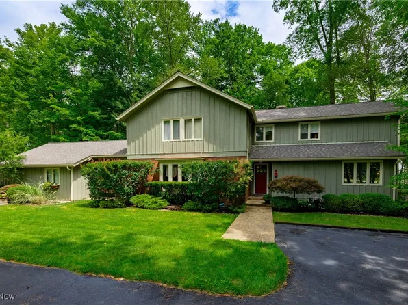 33 Cascade Dr, Chagrin Falls, OH 44022