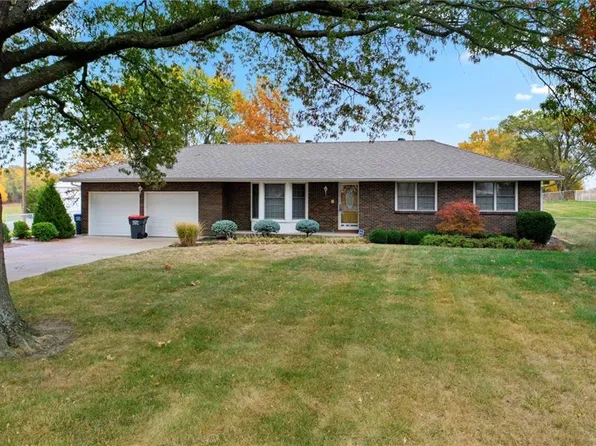 1409 N 155th St, Basehor, KS 66007