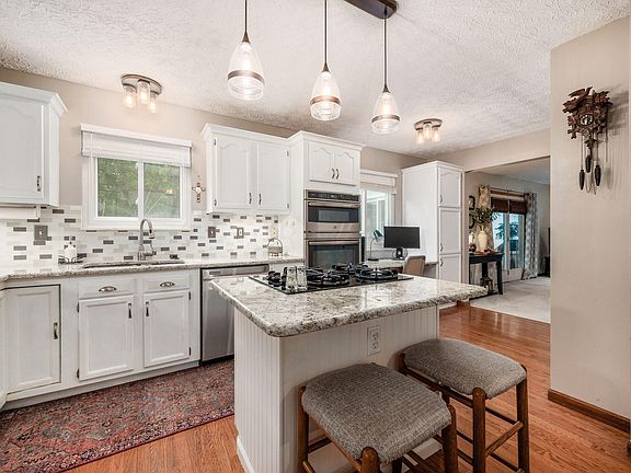 5th image of 2703 Westbreeze Dr