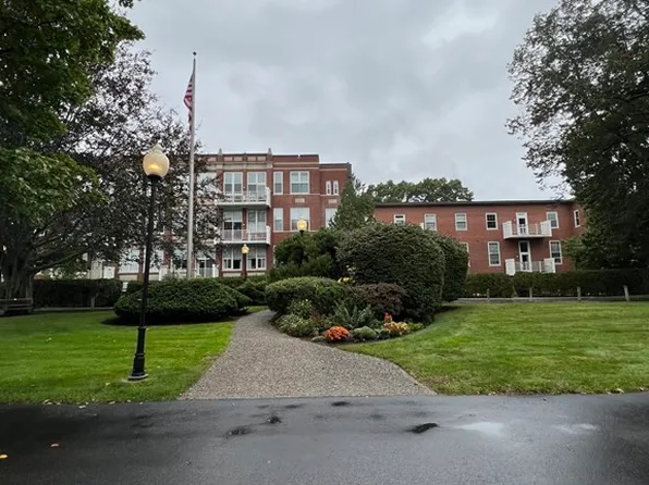 100 Parks St APT 14, Duxbury, MA 02332