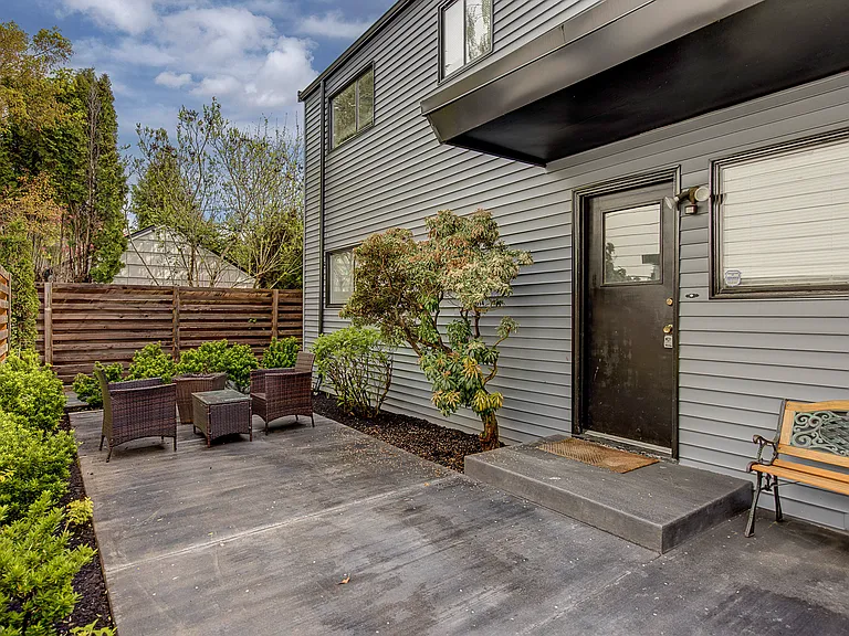 4606 NE 47th St — Photo 14