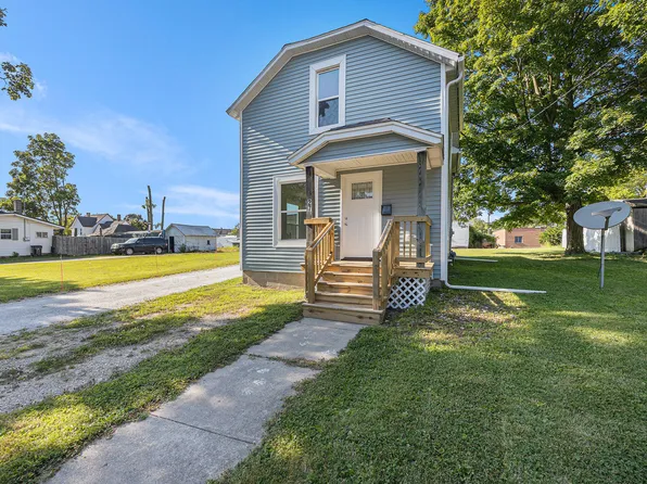 27 E Maple St, Fremont, MI 49412