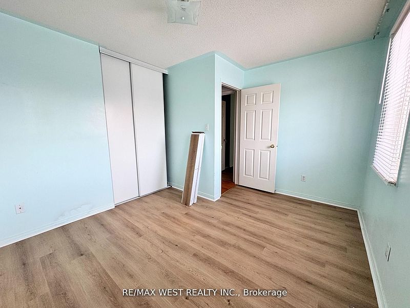 Brampton House for rent - 4 Bedrooms — photo 26