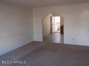3rd image of 2219 W Fremont Dr