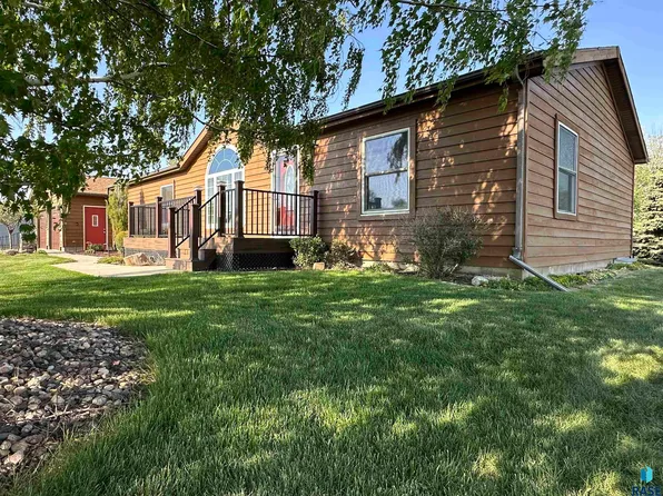 1051 State St, Scotland, SD 57059