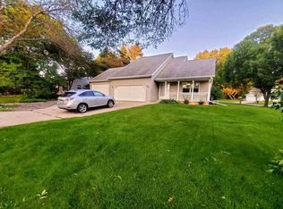 2790 Sherry Ln, Green Bay, WI 54302